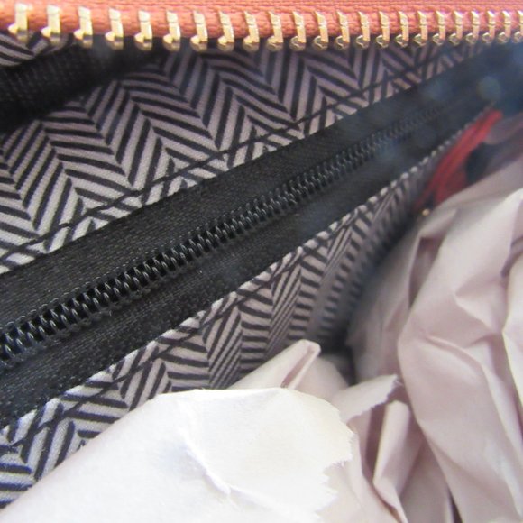 Small Vegan Purse - Picture 4 of 6